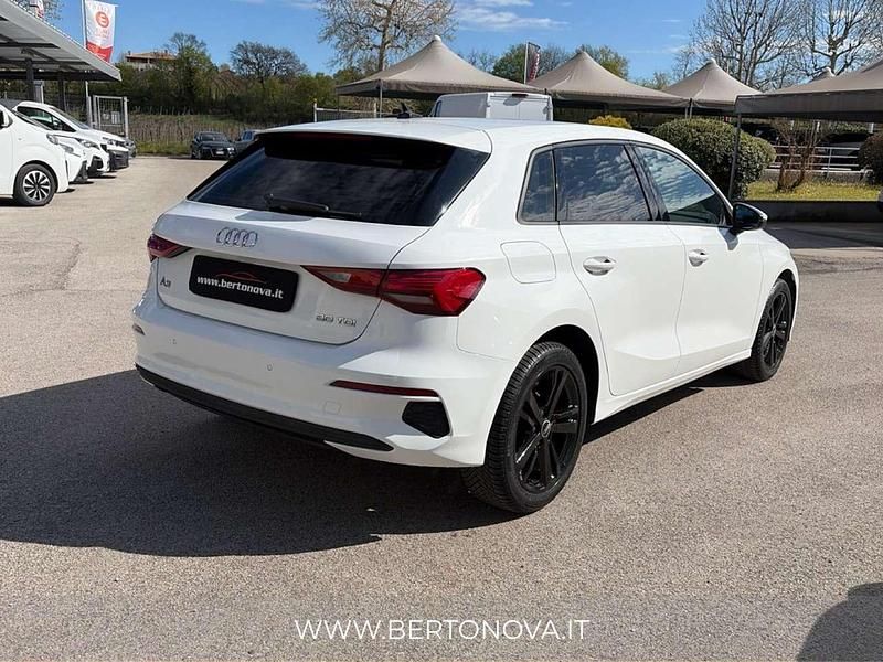 Usata Audi A3 Business 116 CV (85 kW) 2021 Bianco Berlina