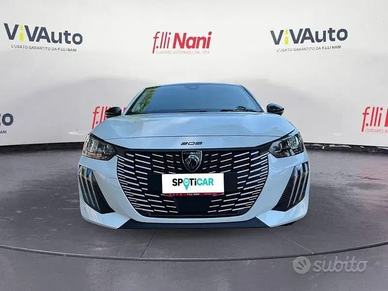 Nuova Peugeot 208 Allure 100 CV (73 kW) 2026 Bianco Utilitaria