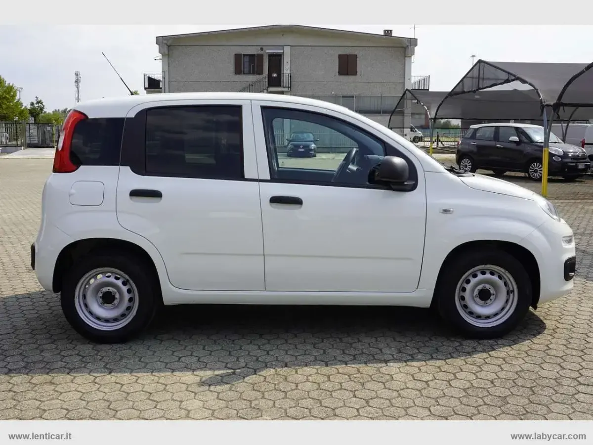 Usata Fiat Panda Pop 69 CV (50 kW) 2022 Bianco Utilitaria
