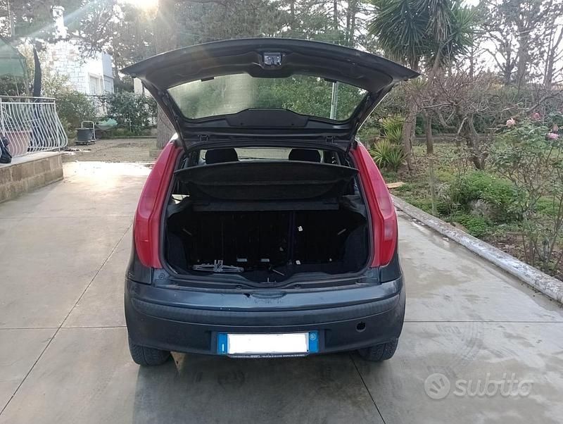 Usata Fiat Punto 82 CV (60 kW) 2001 Grigio Utilitaria