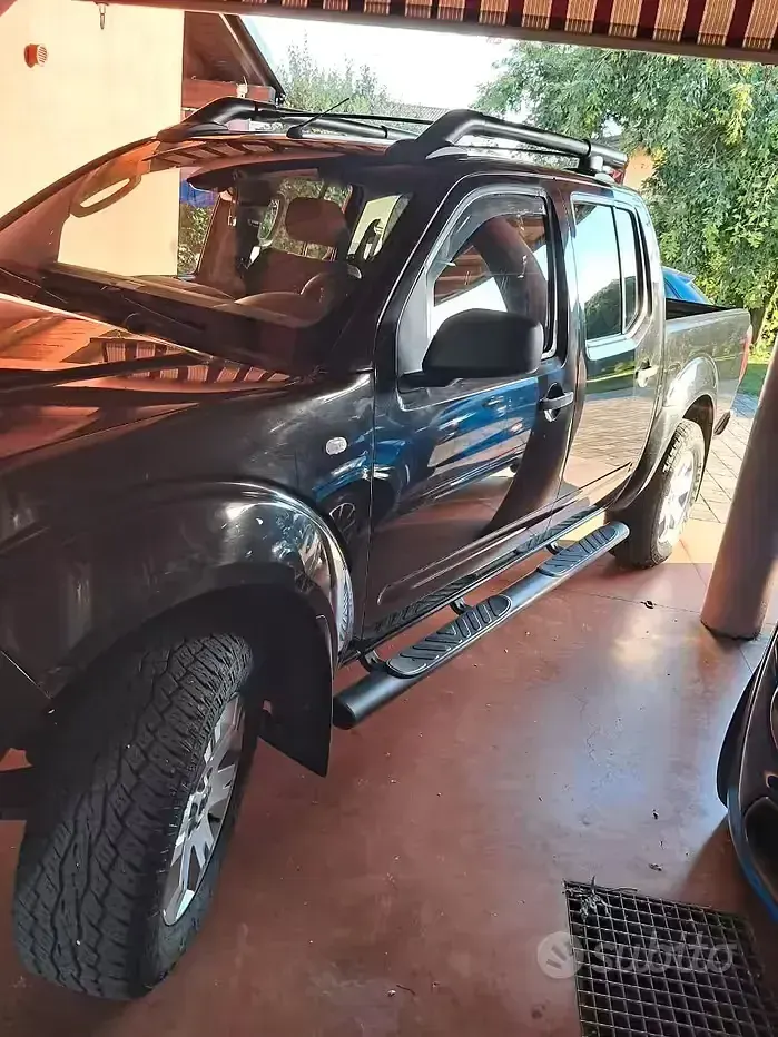 Usata Nissan Navara 171 CV (125 kW) 2007 Nero Pick-up