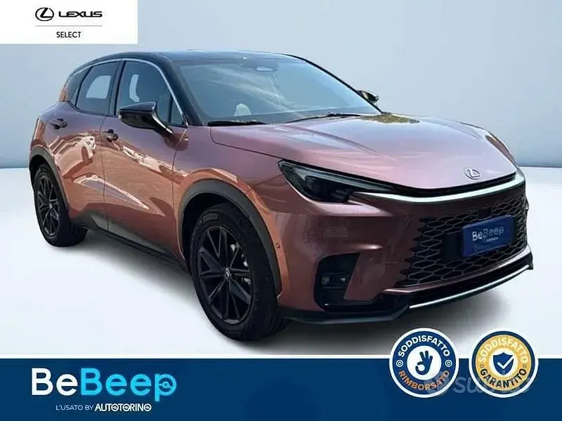 Usata Lexus LBX 136 CV (100 kW) 2024 Bronzo metallizzato SUV