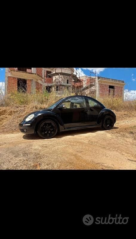 Usata VW New Beetle 105 CV (77 kW) 2006 Nero Utilitaria