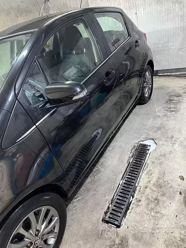 Usata Toyota Yaris 69 CV (50 kW) 2016 Nero Berlina