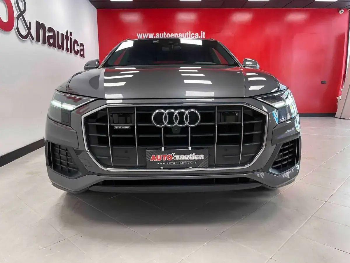 Usata Audi Q8 S-Line 286 CV (210 kW) 2019 Grigio SUV