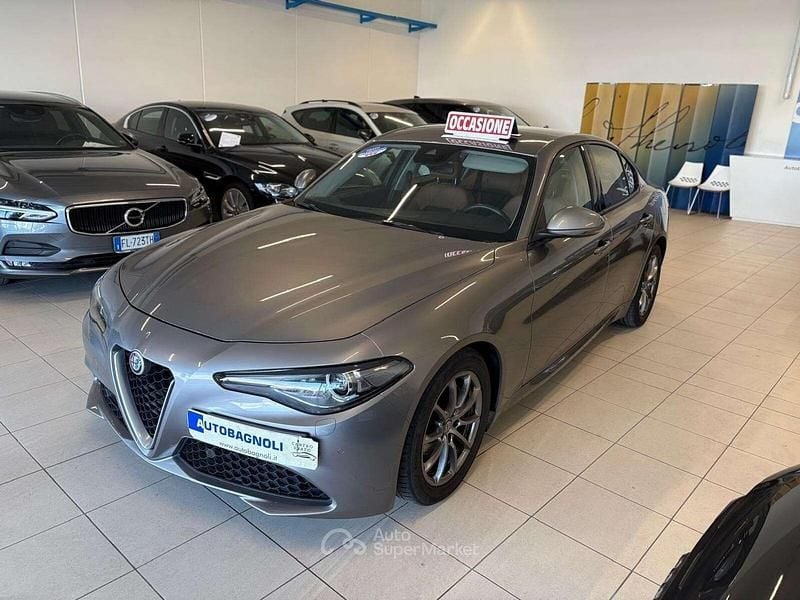 Usata Alfa Romeo Giulia Super 180 CV (132 kW) 2018 Grigio Berlina