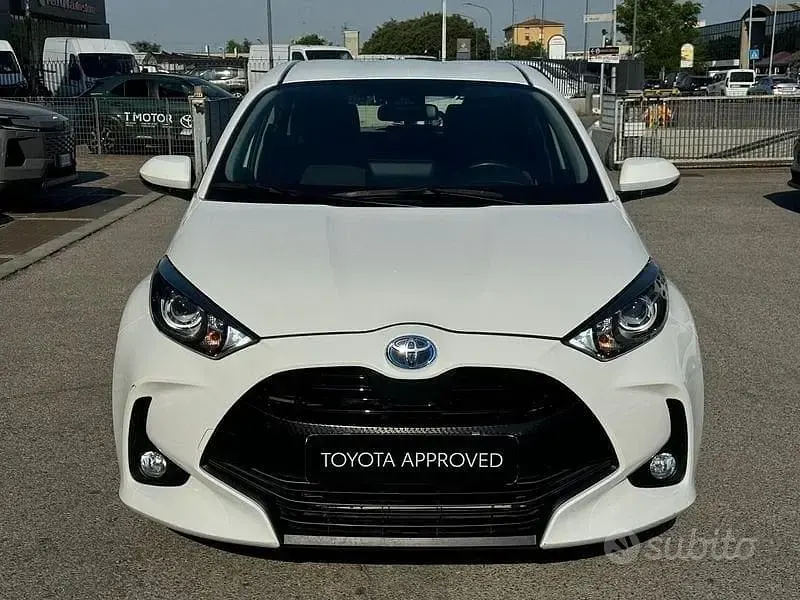 Usata Toyota Yaris Hybrid Active 116 CV (85 kW) 2022 Other Berlina