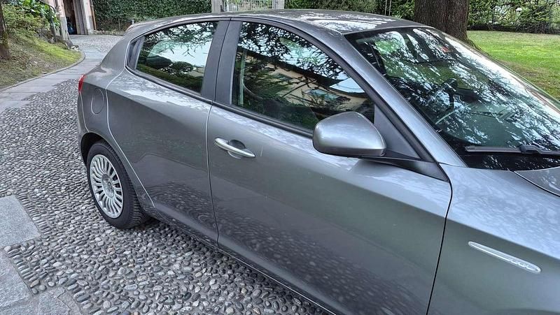 Usata Alfa Romeo Giulietta 120 CV (88 kW) 2016 Grigio Utilitaria