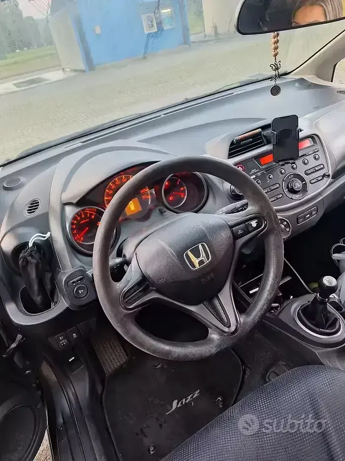 Usata Honda Jazz 90 CV (66 kW) 2012 Beige Utilitaria
