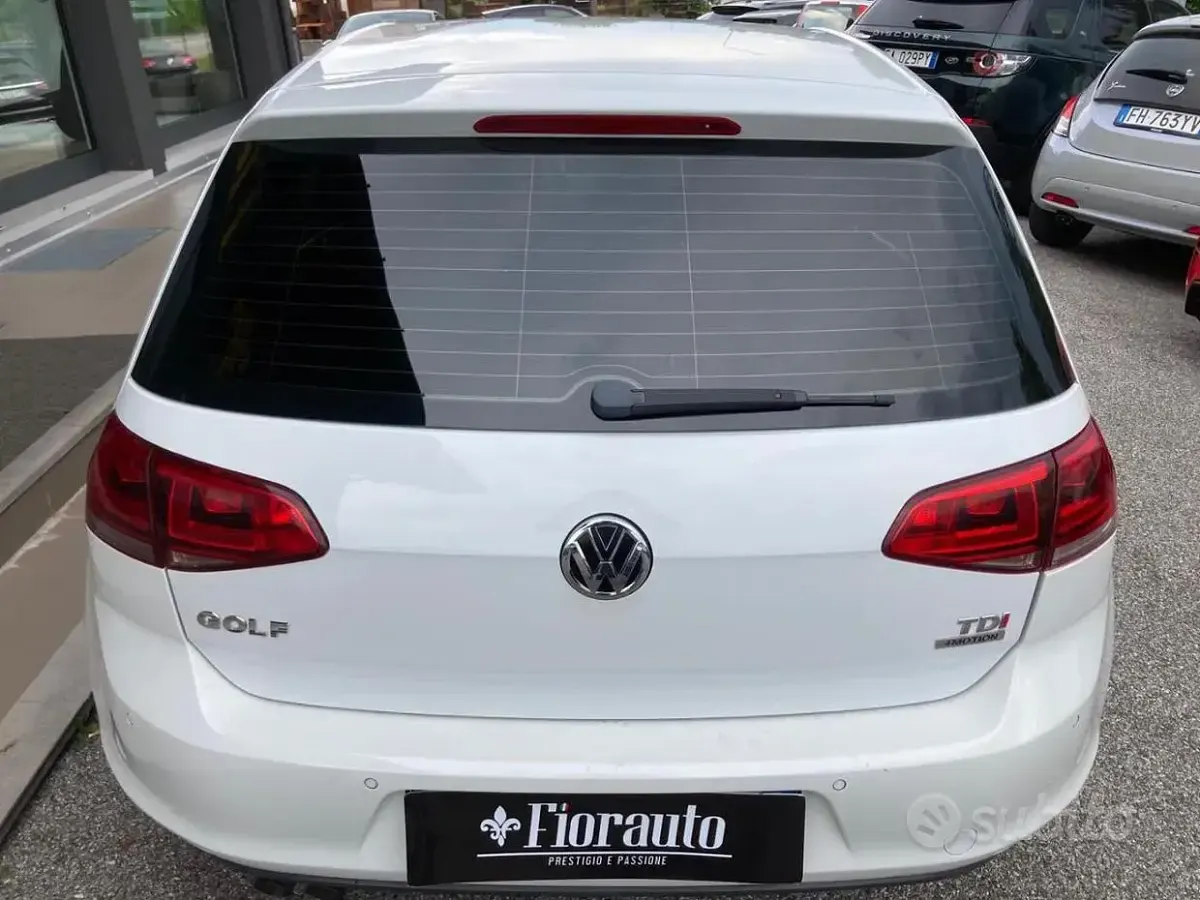 Usata VW Golf VII Highline 105 CV (77 kW) 2014 Bianco Berlina