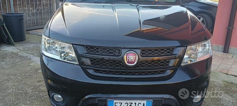 Nero Usata 2015 Fiat Freemont SUV | 8000 € (Cara) - Immagine 1/4