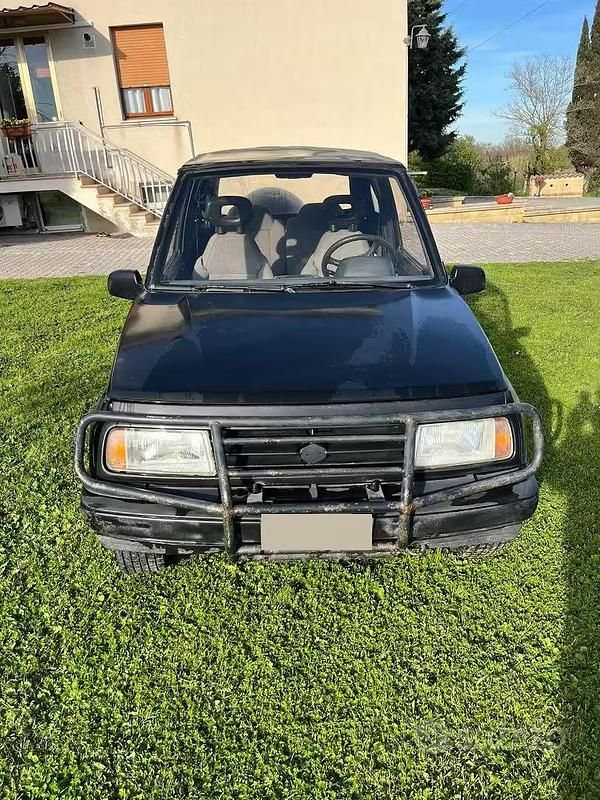 Usata Suzuki Vitara 75 CV (55 kW) 1991 Nero SUV