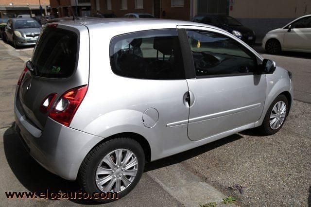 Usata Renault Twingo 75 CV (55 kW) 2013 Argento metallizzato Utilitaria