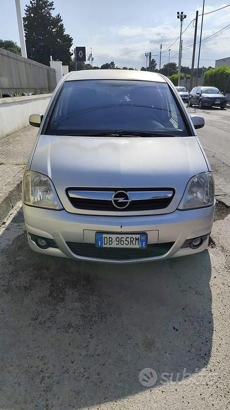 Usata Opel Meriva 101 CV (74 kW) 2006 Grigio Monovolume