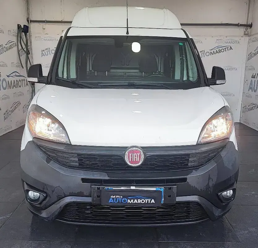 Usata Fiat Doblò 105 CV (77 kW) 2019 Bianco Monovolume