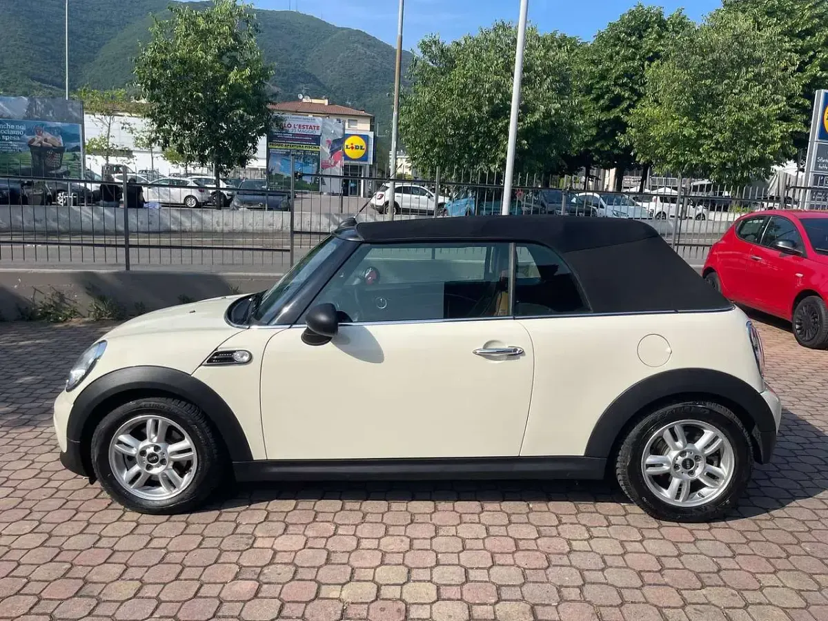 Usata Mini One Cabriolet 98 CV (72 kW) 2013 Beige Cabrio