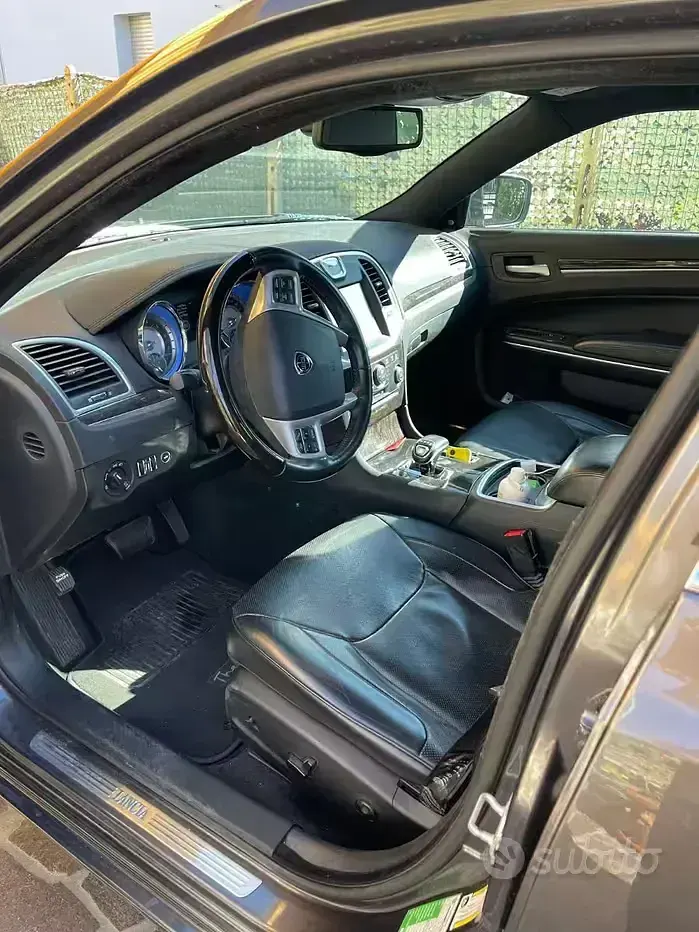 Usata Lancia Thema Platinum 286 CV (210 kW) 2014 Grigio Berlina