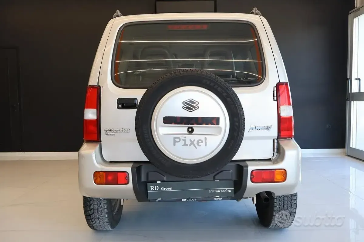 Usata Suzuki Jimny 86 CV (63 kW) 2005 Grigio SUV