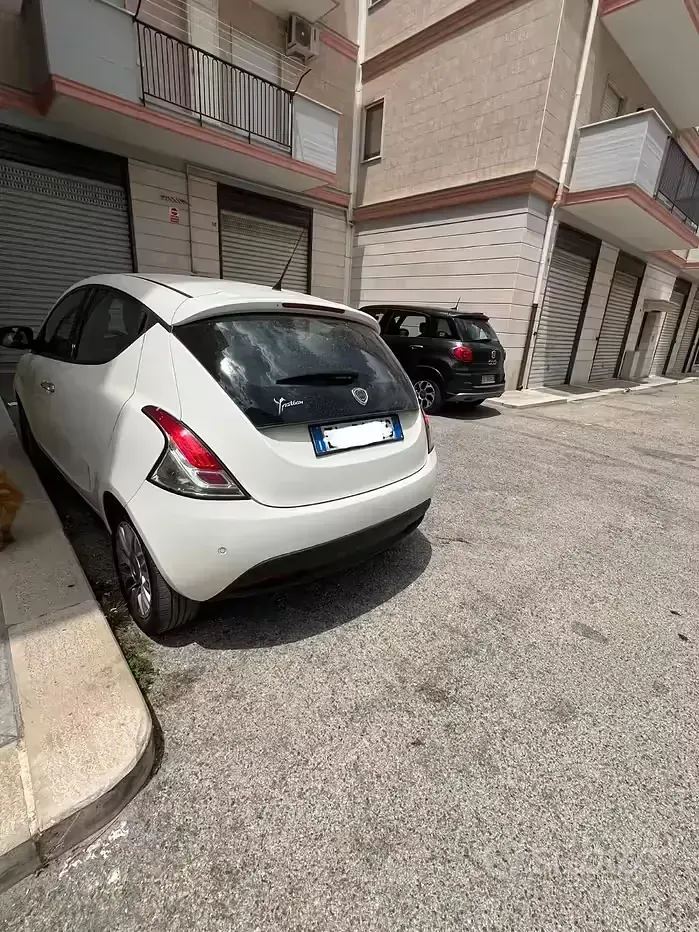 Usata Lancia Ypsilon S 95 CV (69 kW) 2012 Bianco Utilitaria