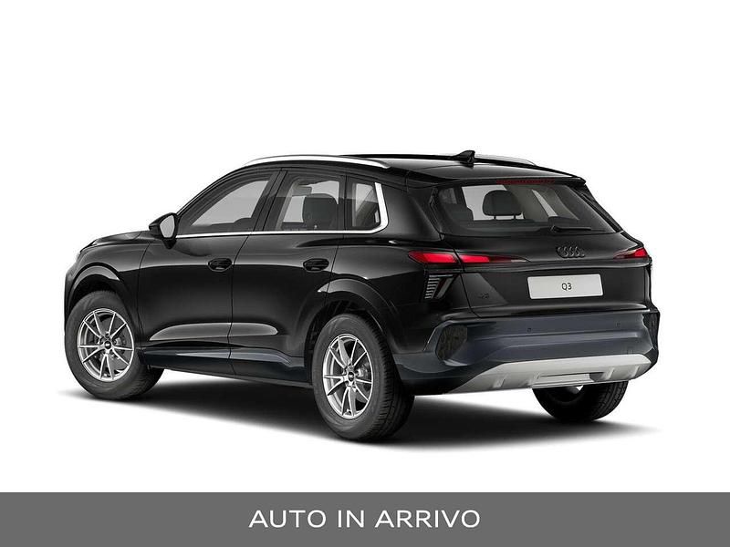 Nuova Audi Q3 Business 150 CV (110 kW) 2026 Nero mito metallizzato SUV