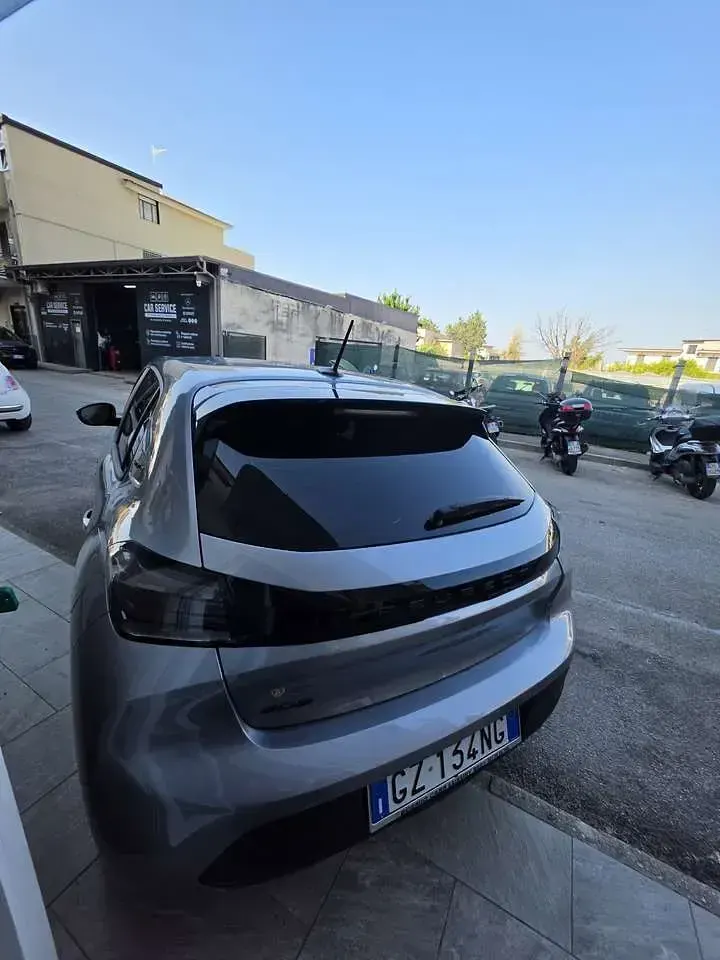 Usata Peugeot 208 Style 101 CV (74 kW) 2025 Other Utilitaria