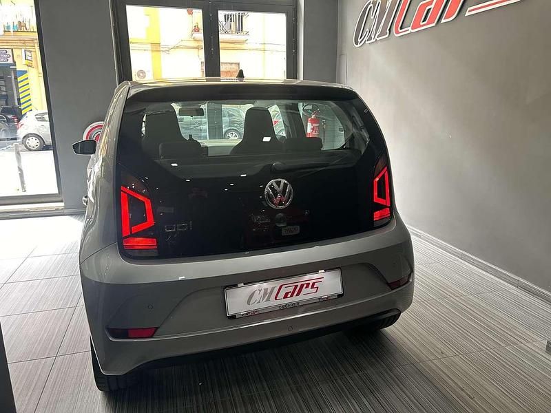 Usata VW up! Move 68 CV (50 kW) 2019 Grigio Utilitaria