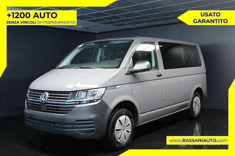 Usata VW Caravelle Trendline 110 CV (80 kW) 2022 Grigio Monovolume