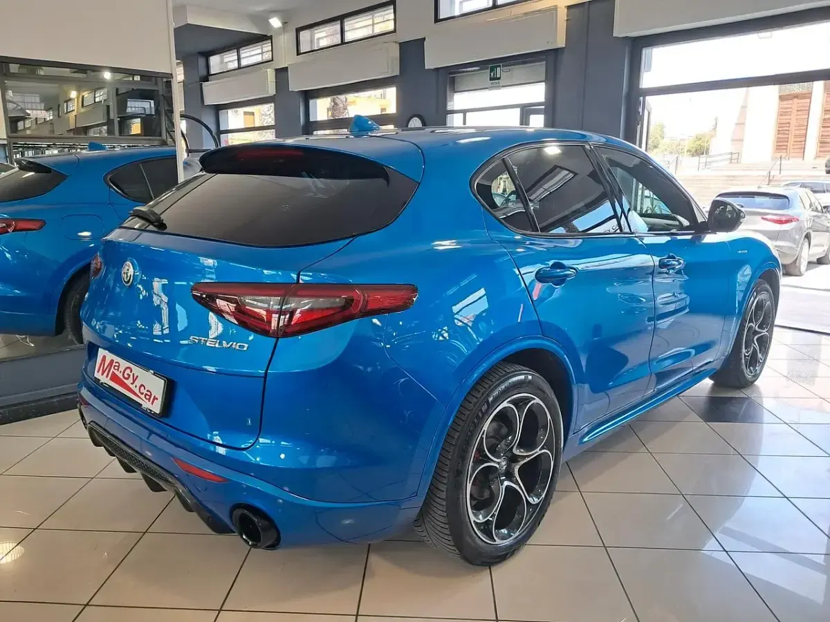 Usata Alfa Romeo Stelvio Veloce 209 CV (153 kW) 2022 Blu/azzurro SUV