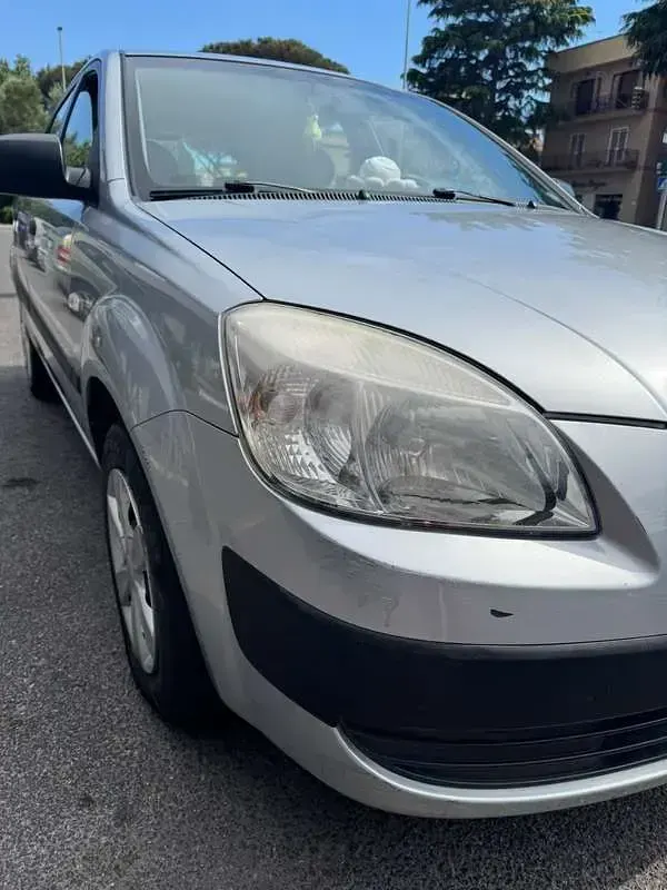 Usata Kia Rio EX 110 CV (80 kW) 2007 Berlina