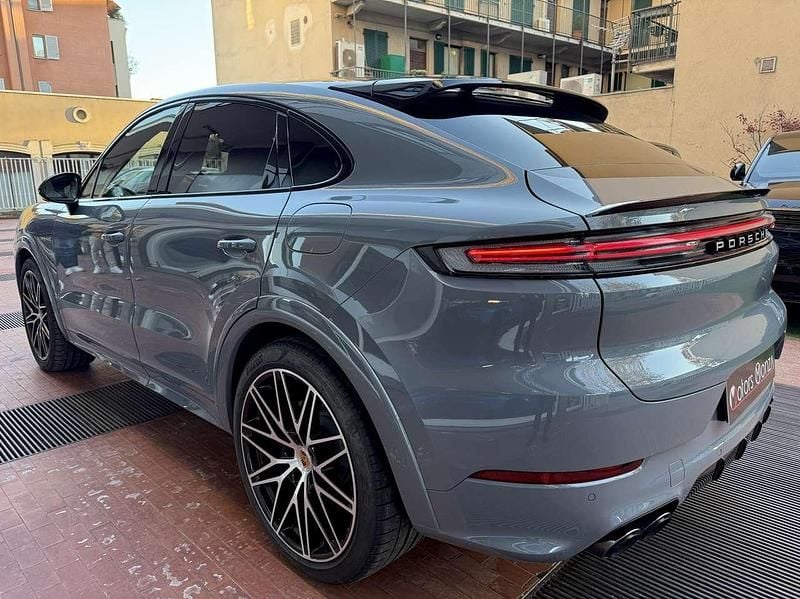 Usata Porsche Cayenne Coupe Sport 305 CV (224 kW) 2024 Grigio Coupé