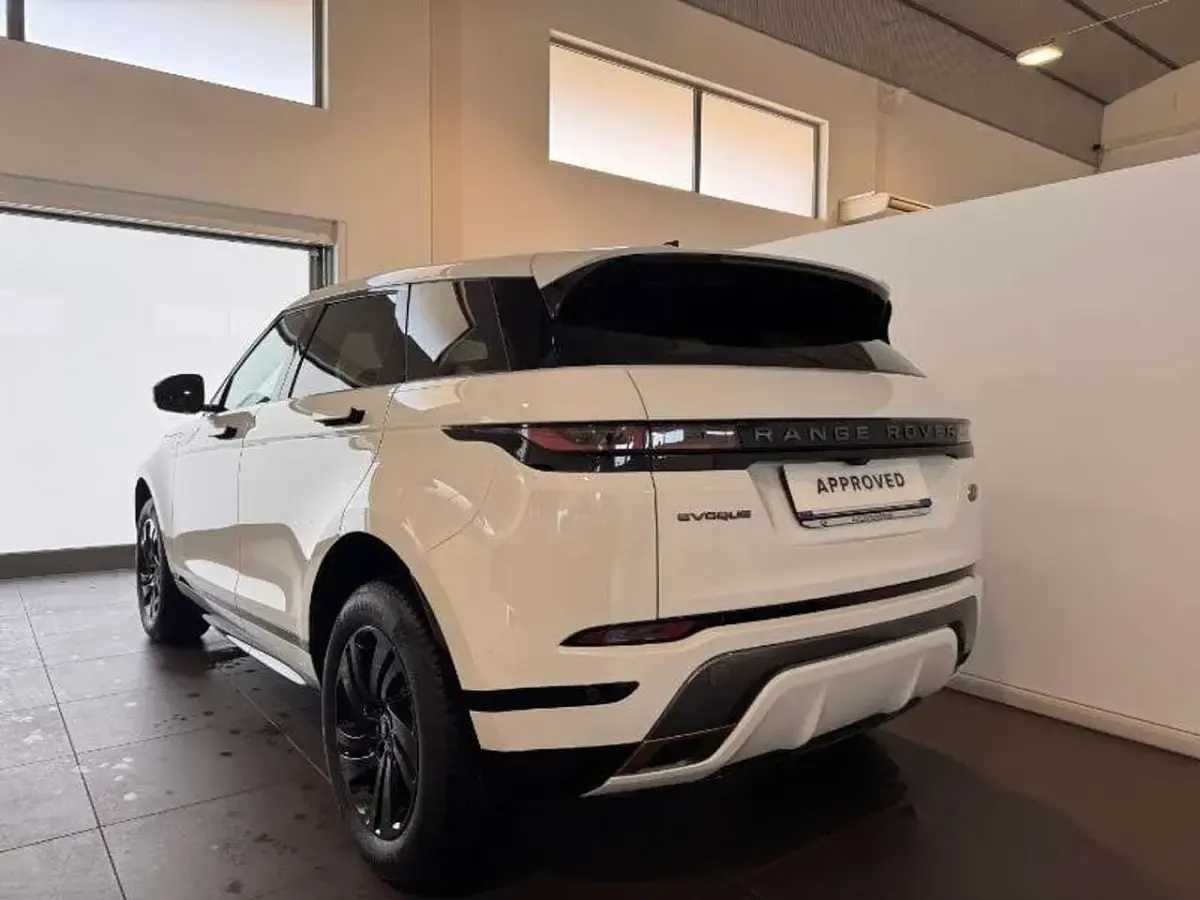 Usata Land Rover Range Rover evoque R-Dynamic 163 CV (119 kW) 2022 Fuji white SUV