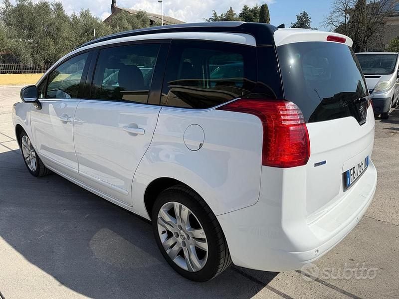 Usata Peugeot 5008 Allure 119 CV (87 kW) 2016 Bianco Monovolume