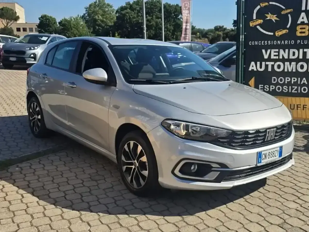 Usata Fiat Tipo Cross 131 CV (96 kW) 2023 Argento Berlina