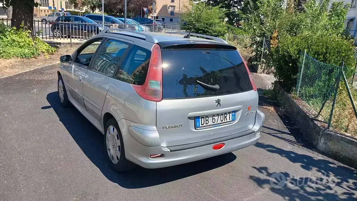 Usata Peugeot 206 88 CV (64 kW) 2006 Grigio Station wagon