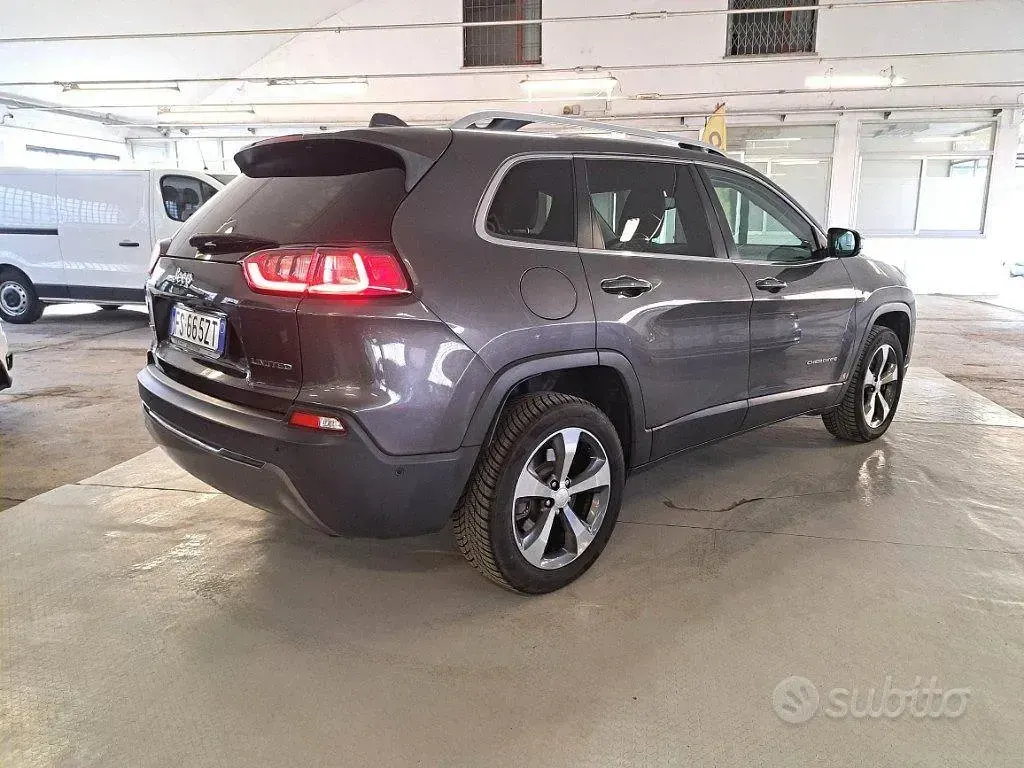 Usata Jeep Cherokee Limited 194 CV (142 kW) 2018 Grigio SUV