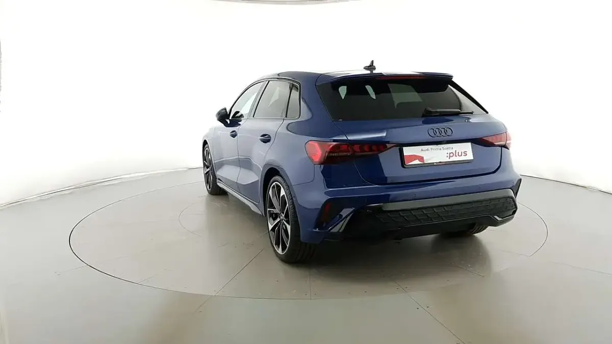 Usata Audi A3 S-Line 150 CV (110 kW) 2025 Blu ascari Berlina