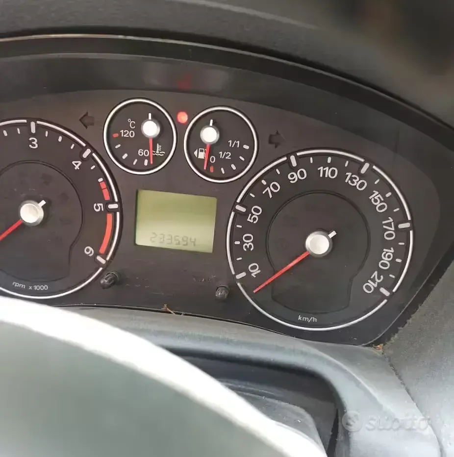Usata Ford Fusion 68 CV (50 kW) 2007 Grigio Utilitaria