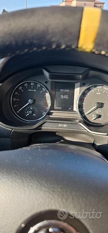 Bianco Usata 2014 Skoda Octavia Tre volumi | 9000 € (Cara) - Immagine 1/4