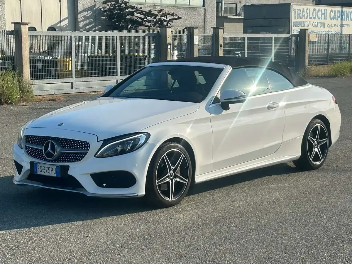 Usata Mercedes C180 AMG Line Premium Plus 156 CV (114 kW) 2017 Bianco Cabrio