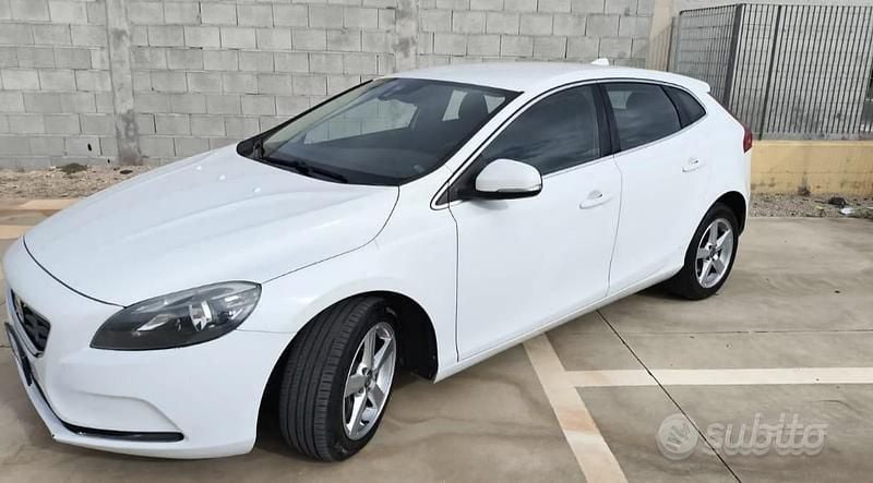 Usata Volvo V40 2016 Bianco Berlina