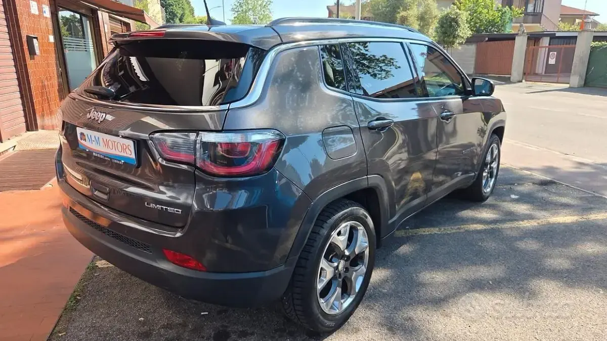 Usata Jeep Compass Limited 140 CV (102 kW) 2019 Grigio SUV