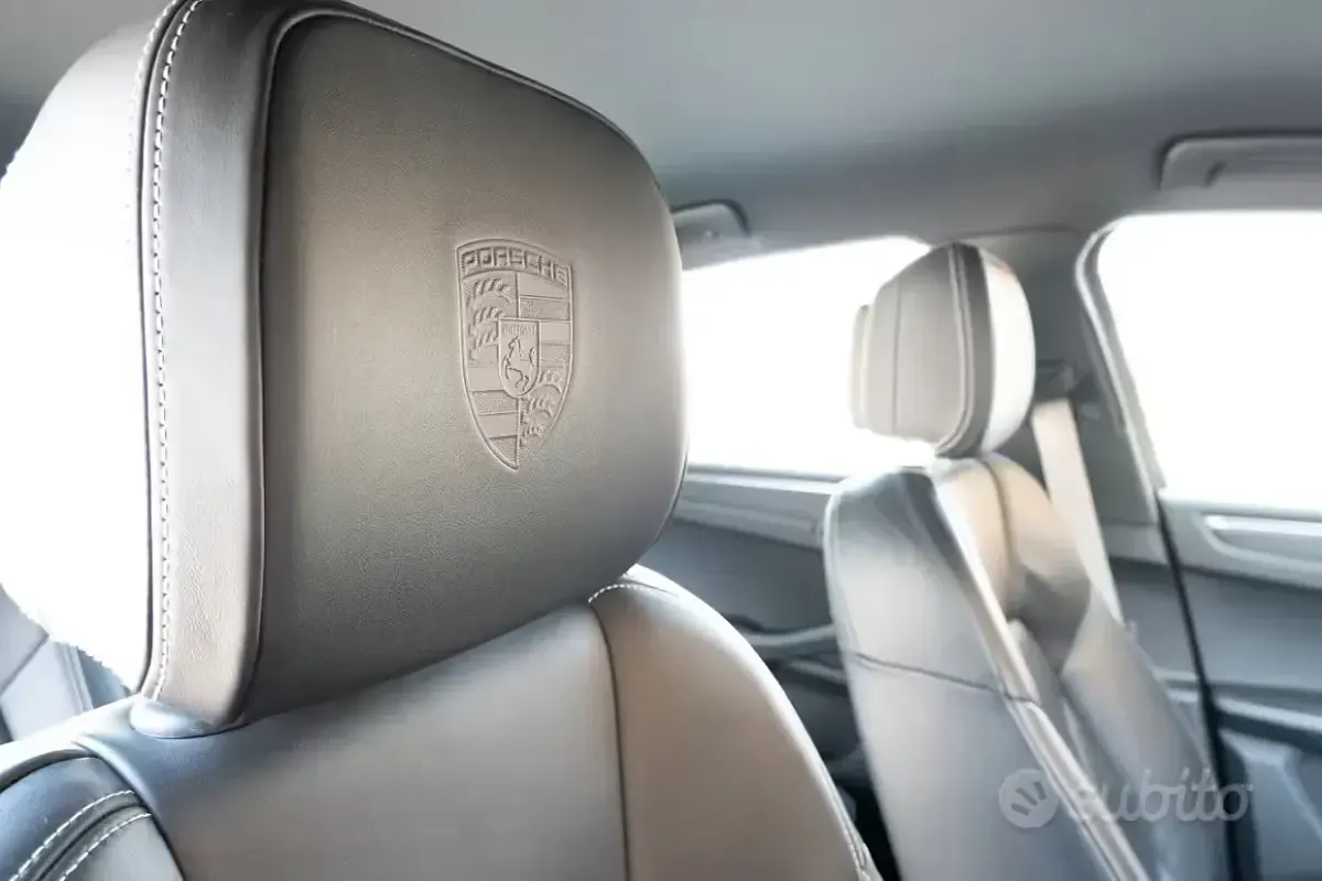 Usata Porsche Macan 265 CV (194 kW) 2022 Grigio SUV