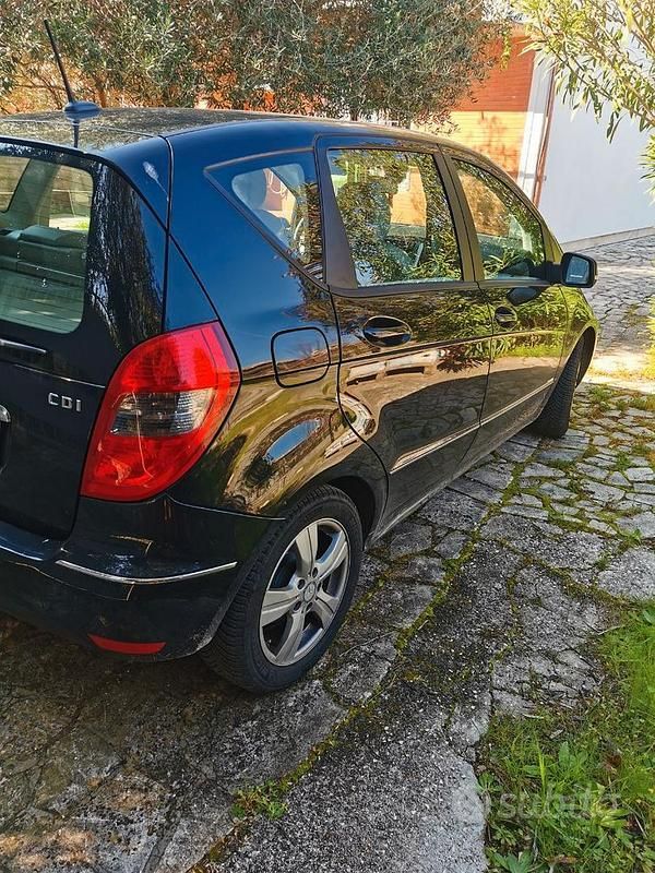 Usata Mercedes A200 Premium 140 CV (102 kW) 2010 Nero Monovolume