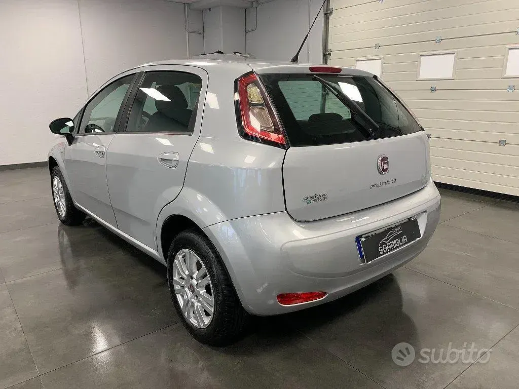 Usata Fiat Punto Lounge 77 CV (56 kW) 2013 Grigio(met.) Utilitaria