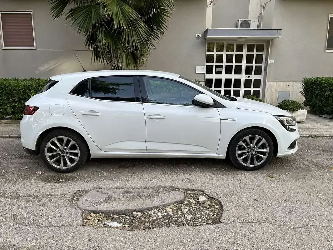 Usata Renault Mégane IV Intens 110 CV (80 kW) 2017 Bianco Berlina