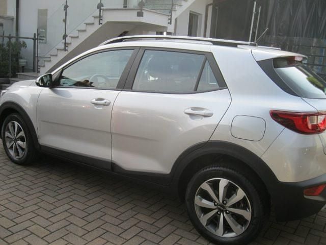 Usata Kia Stonic Style 101 CV (74 kW) 2022 Grigio SUV