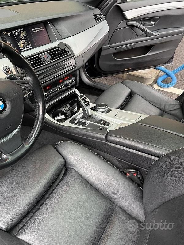 Usata BMW 535 Luxury Line 313 CV (230 kW) 2015 Blu Station wagon
