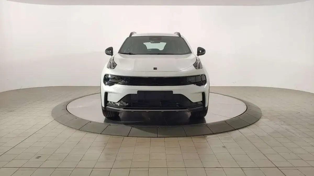 Nuova Lynk & Co 01 139 CV (102 kW) 2025 Chrystal white metallizzato SUV