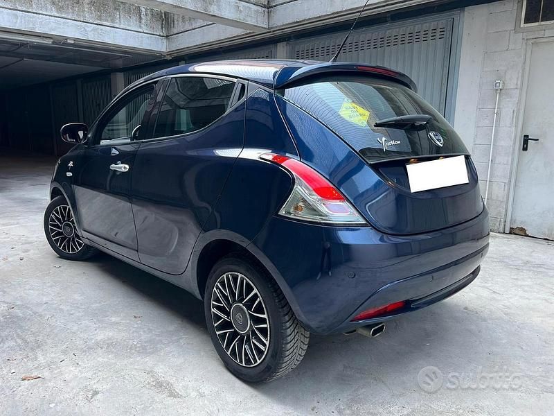 Usata Lancia Ypsilon 95 CV (69 kW) 2016 Blu Utilitaria