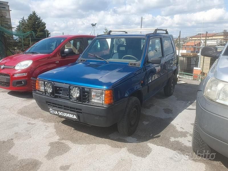 Usata Fiat Panda 4x4 Trekking 54 CV (39 kW) 2003 Blu Utilitaria